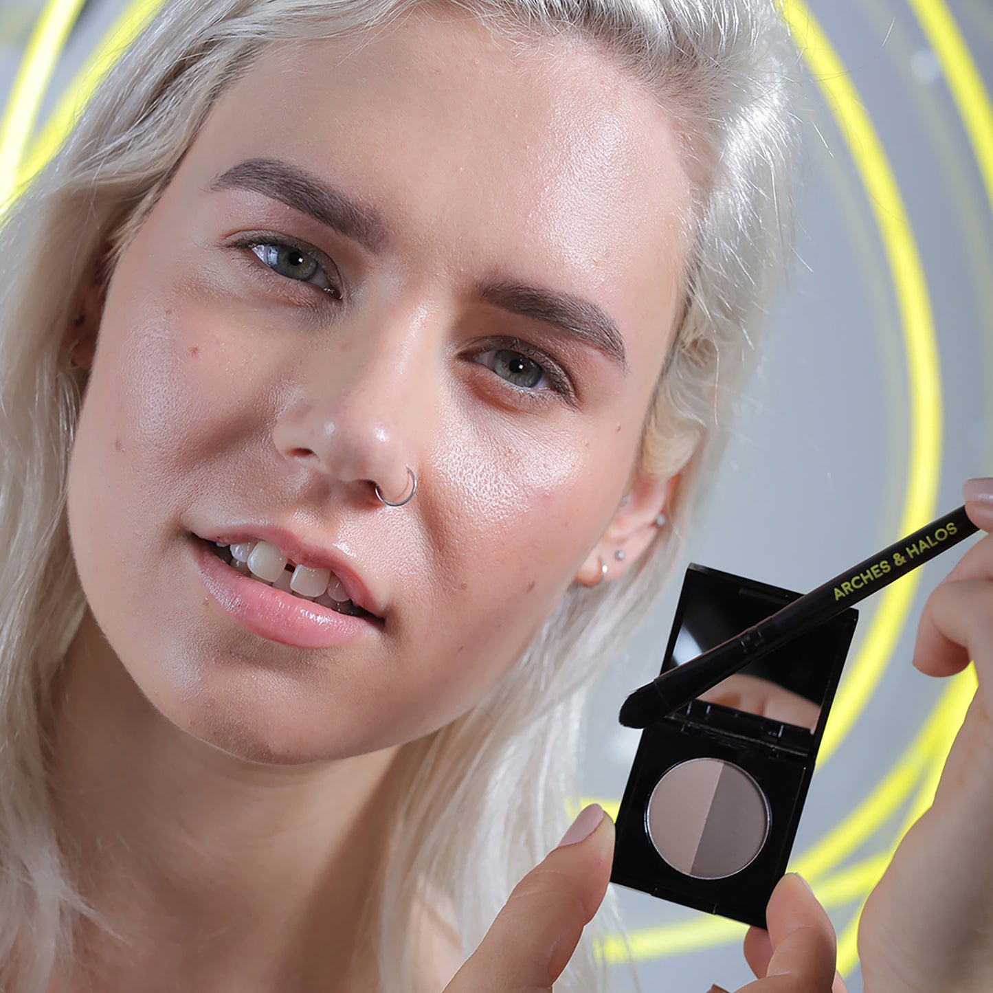 Eyebrow Brush – Dual-Ended Blending Tool For Eyebrows